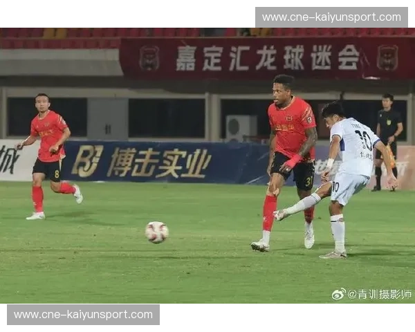 红土赛季实时比分全景解析——掌握每一场精彩瞬间 红土赛季实时比分全景解析——掌握每一场精彩瞬间