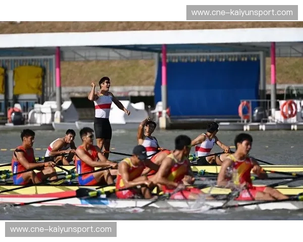 赛艇新闻：浪尖上的速度与荣耀